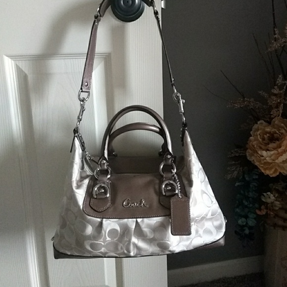 Coach "authentic"handbag with shoulder strap - Picture 2 of 6